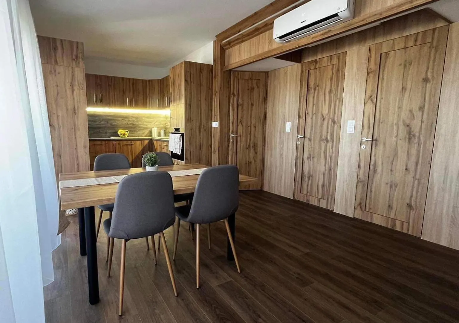 Rose Diamond Villa - Cosy, Large, Family Mobile Home, Free Wifi And Parking Pakostane Holiday home