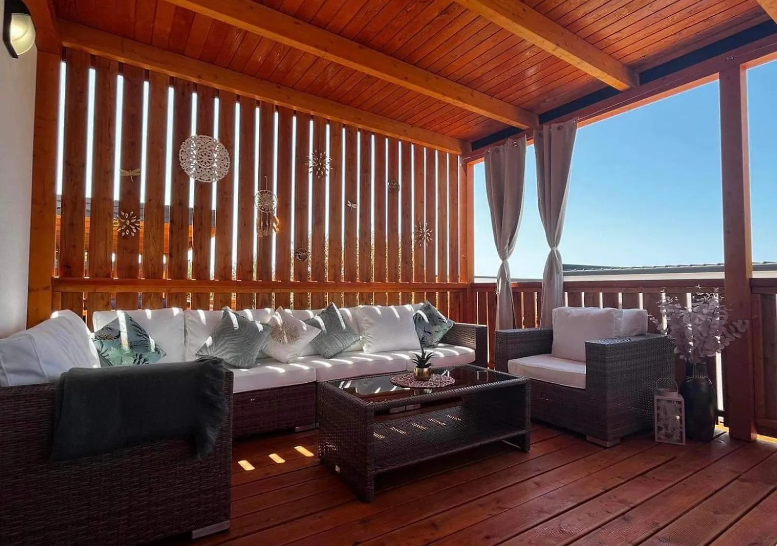 Rose Diamond Villa - Cosy, Large, Family Mobile Home, Free Wifi And Parking Pakostane 0*,  Croatia