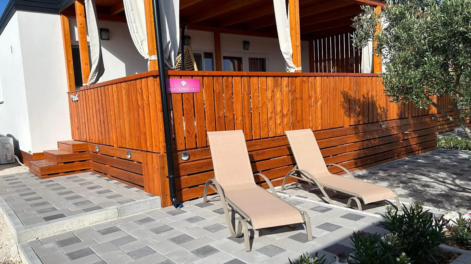 Rose Diamond Villa - Cosy, Large, Family Mobile Home, Free Wifi And Parking Pakostane